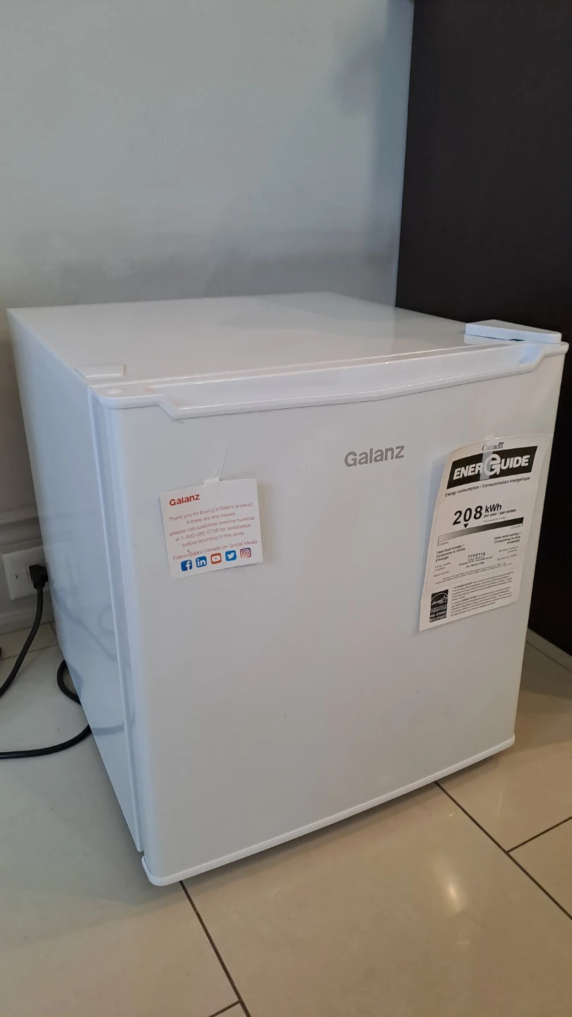 Galanz White Mini Fridge