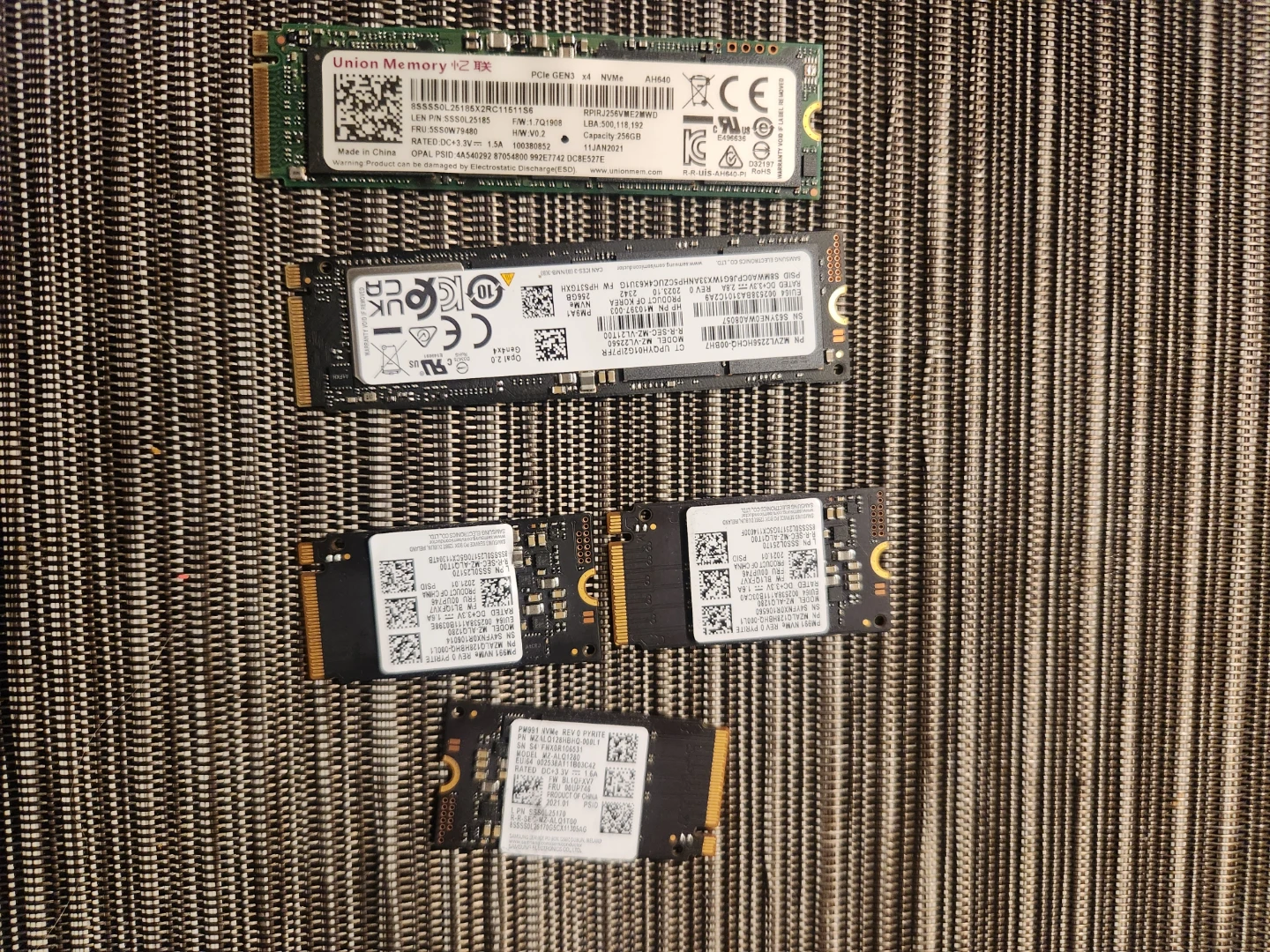 Samsung PM991 NVMe SSD 256GB (Lot of 5)