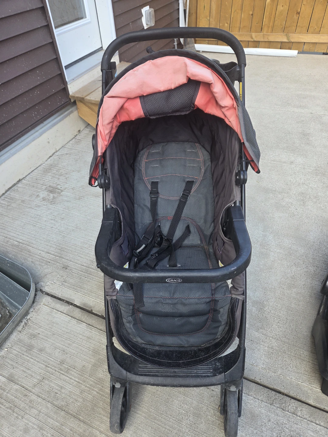 Graco SnugRide 30LX Infant Car Seat and stroller - photo 2