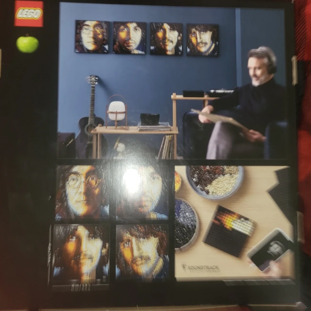LEGO The Beatles Iconic Portraits Building Set - photo 2