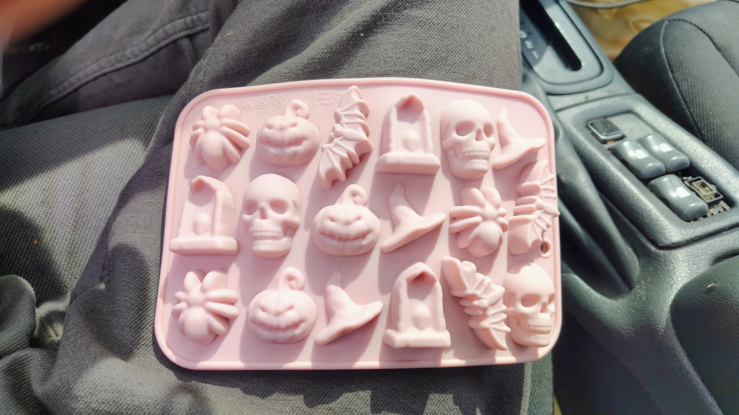 Halloween Silicone Mold - Skulls, Pumpkins, Bats, Spiders
