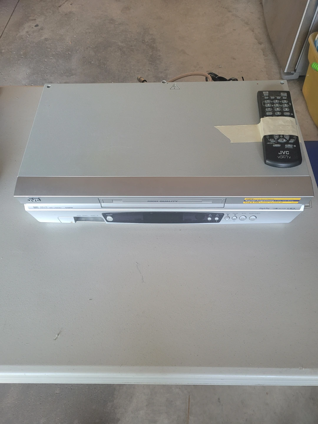 JVC HR-J693U VHS Hi-Fi VCR Recorder