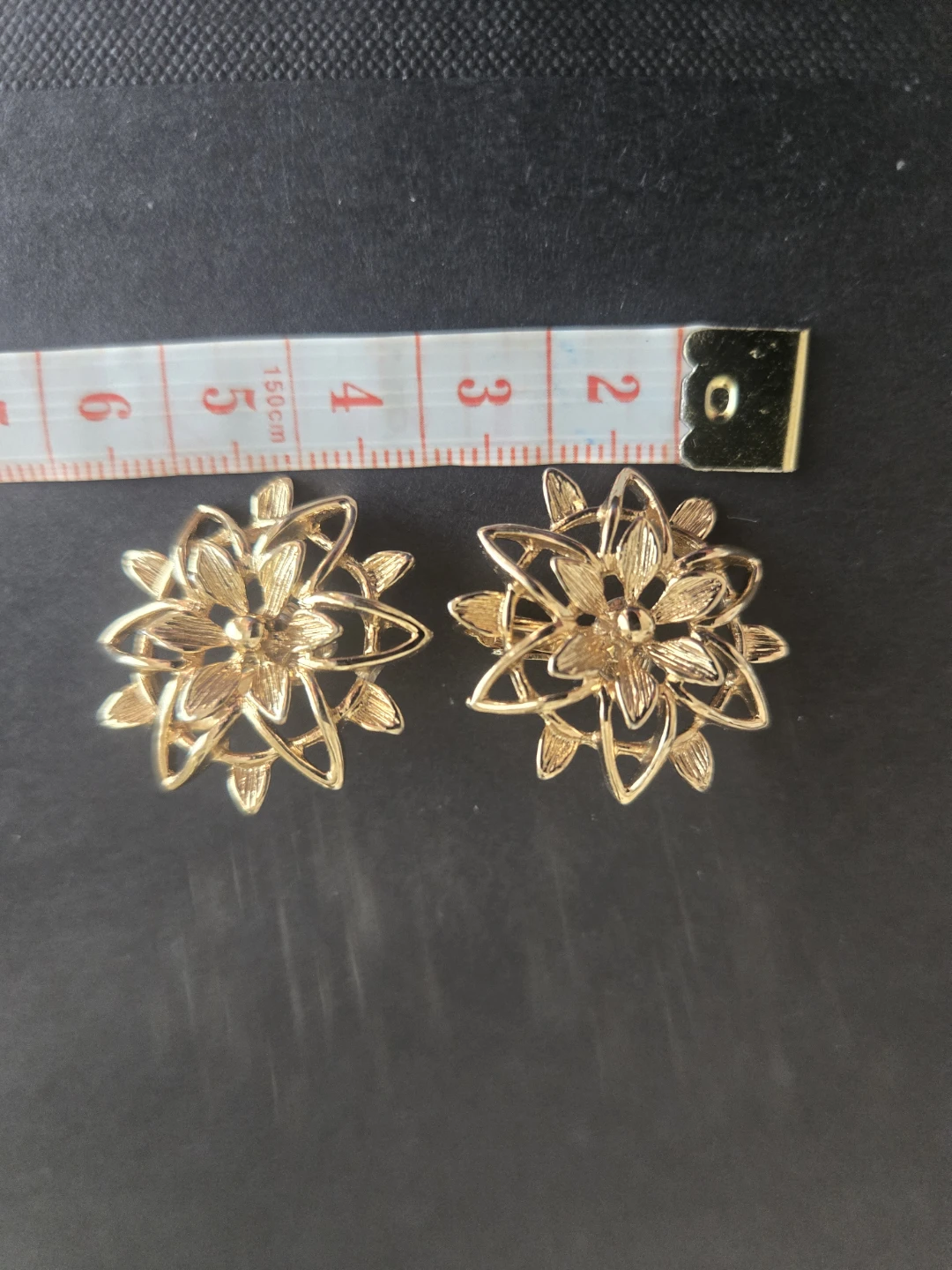 Sarah Coventry Floral Motif Clip on Earrings - photo 3