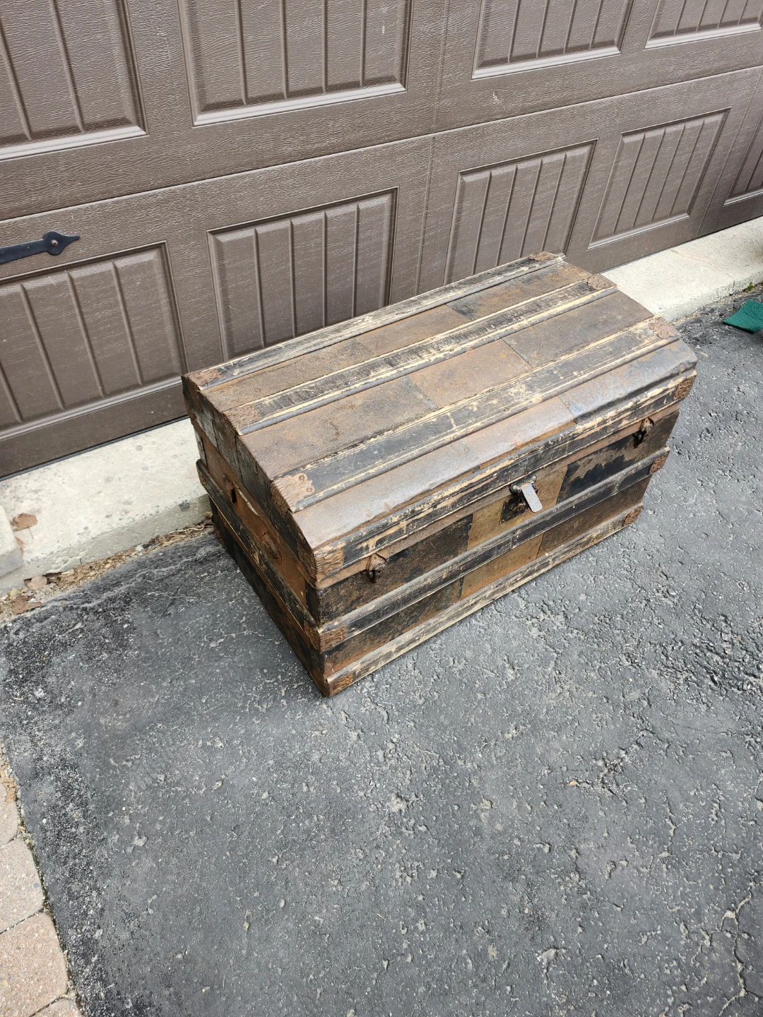 Vintage Steamer Trunk - photo 2