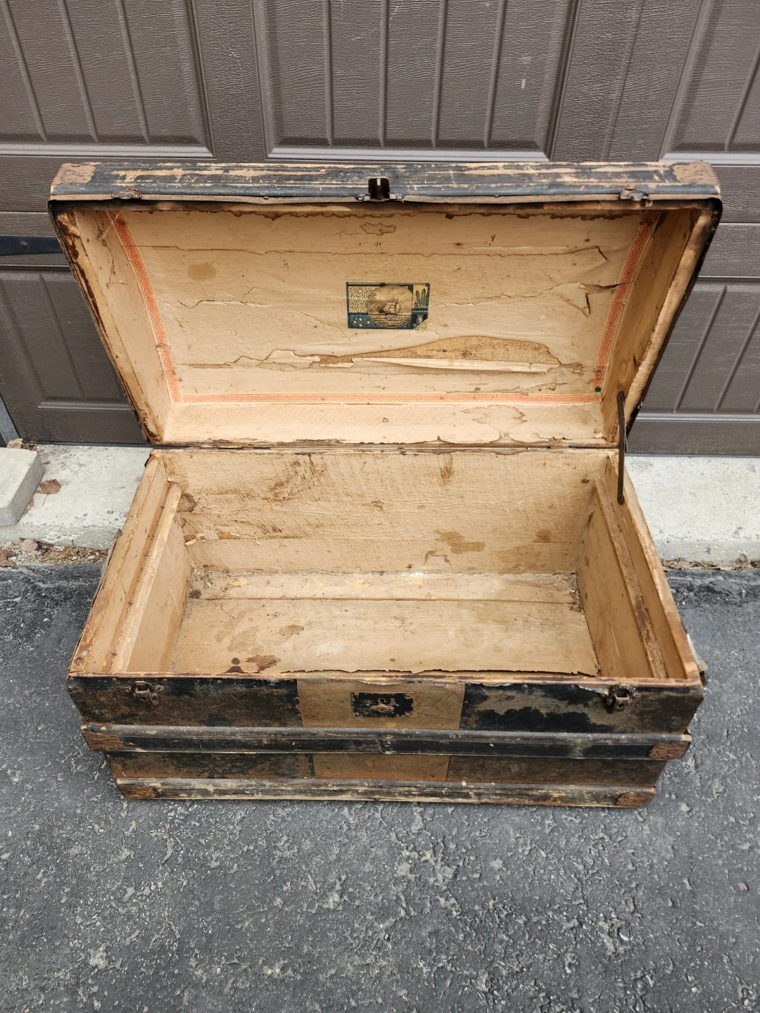 Vintage Steamer Trunk - photo 4