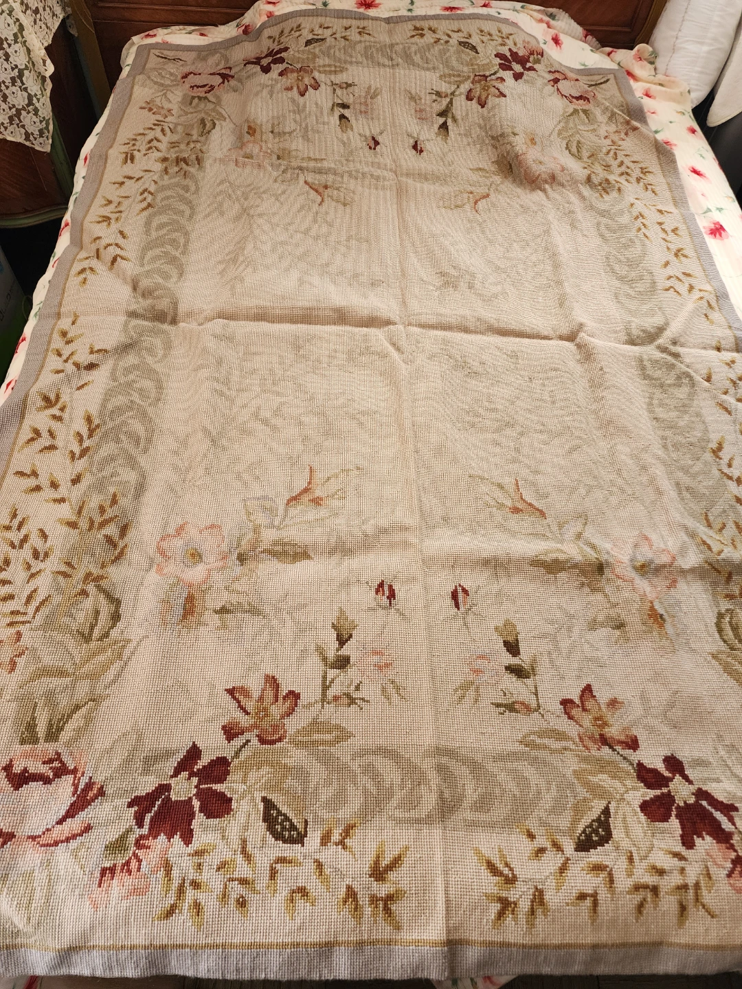 Tapestry Floral Needlepoint Rug 4'x6' - photo 2