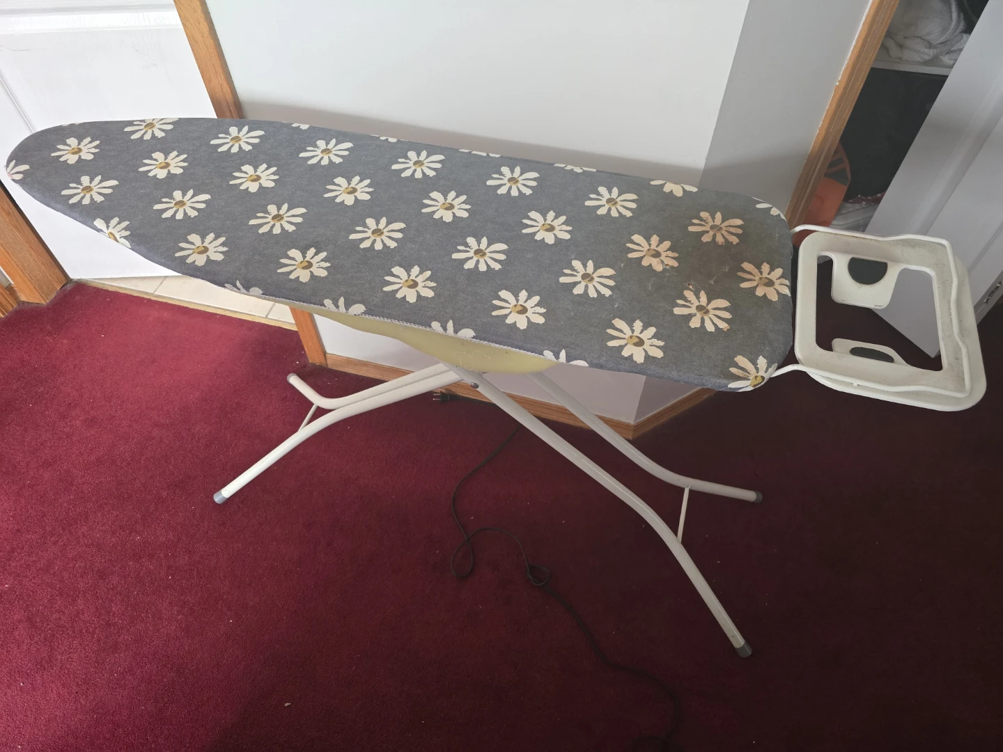 Ironing Board with Daisy Pattern