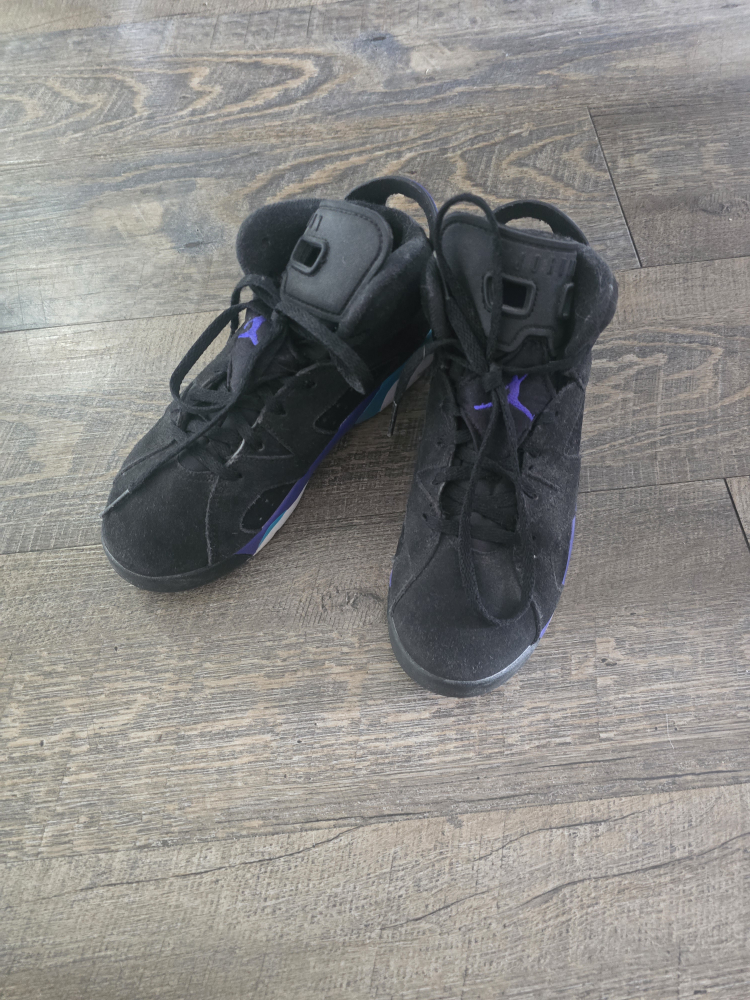 Air Jordan VI Retro Sneakers