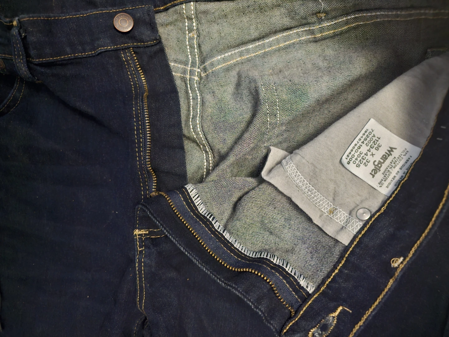 Wrangler Men's Dark Wash Jeans - 38x32 - photo 3