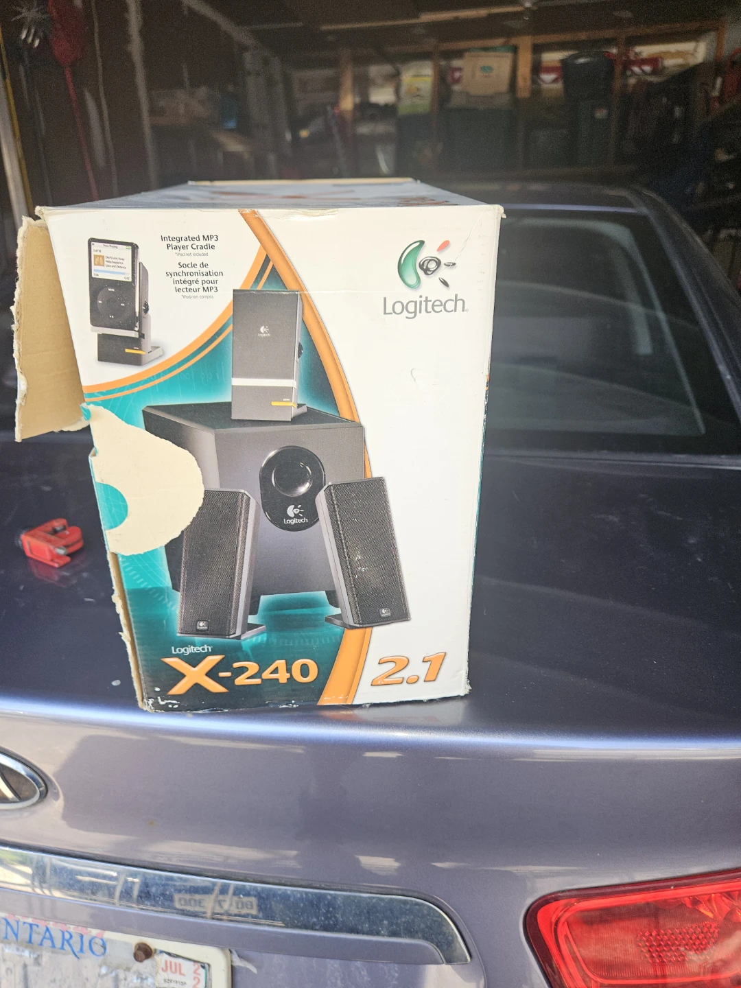 Logitech X-240 2.1 Speaker System with Integrated MP3 Cradle - photo 2