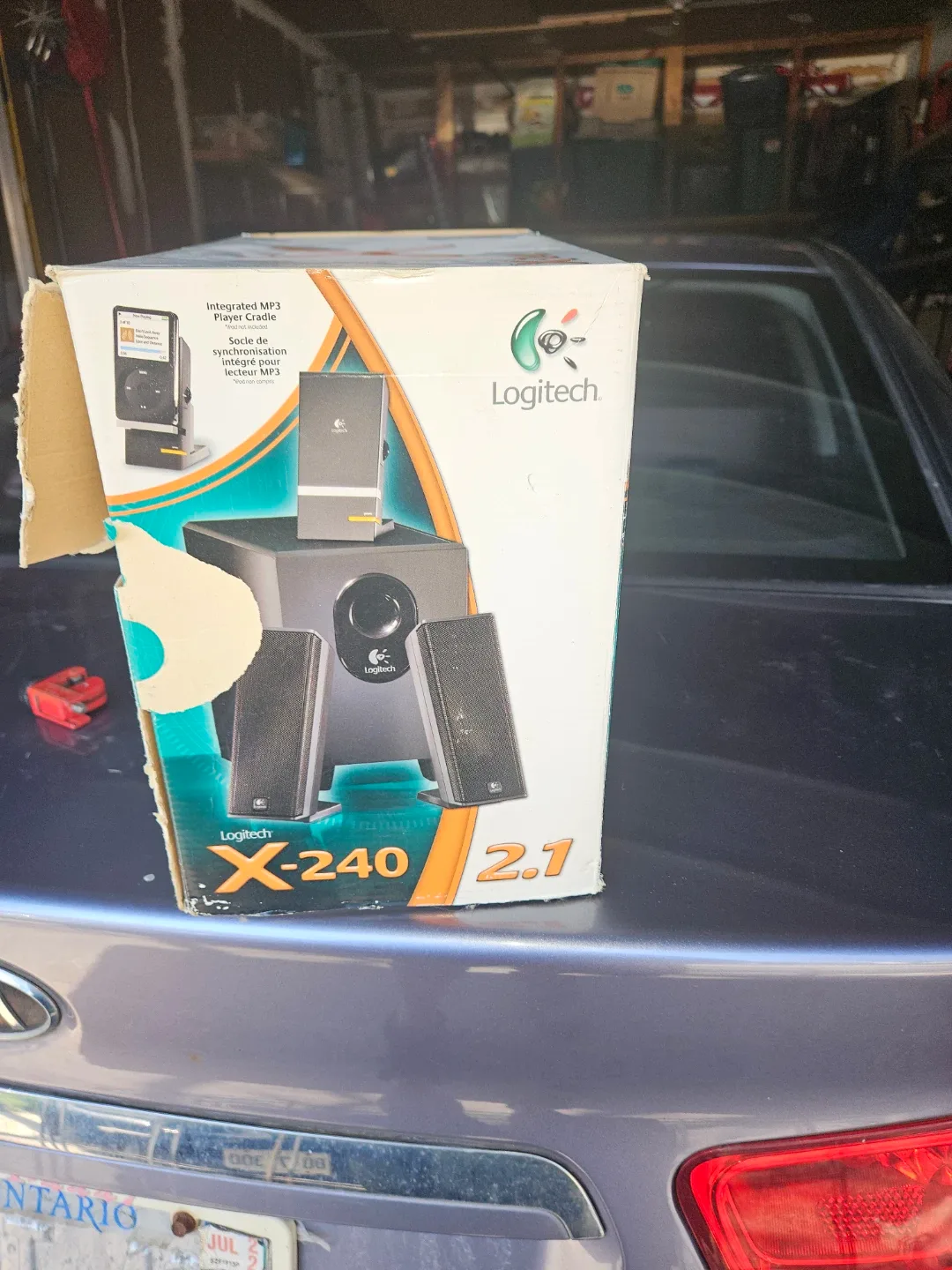 Logitech X-240 2.1 Speaker System with Integrated MP3 Cradle - photo 2