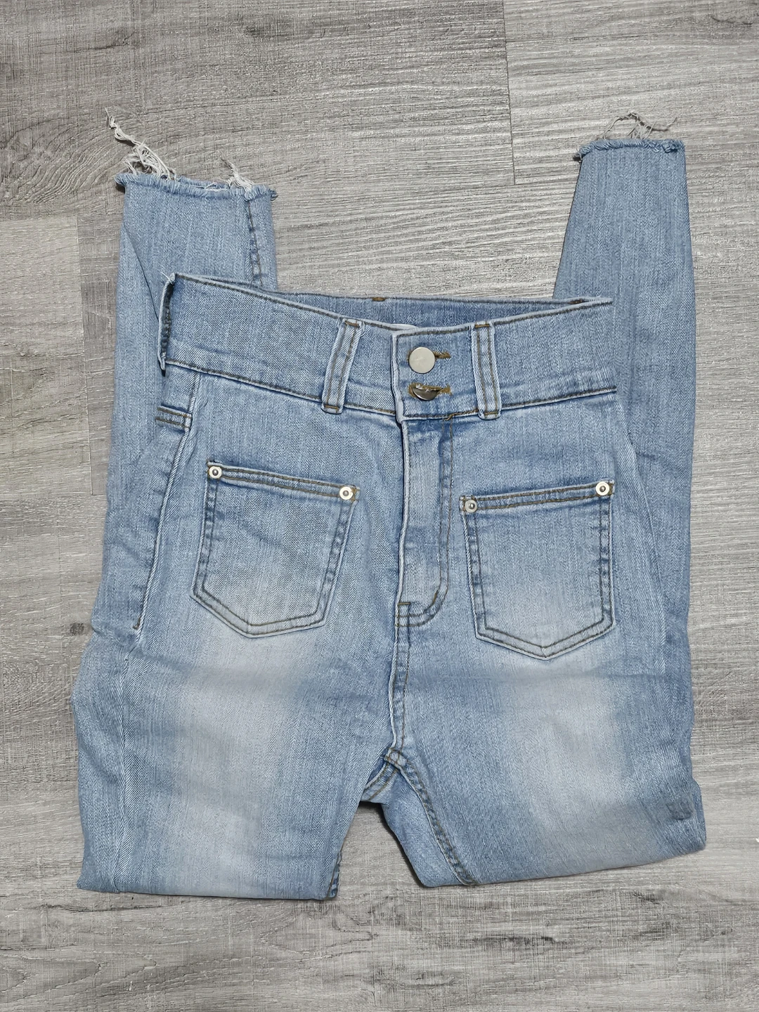 Light Wash High-Waisted Korea Jeans