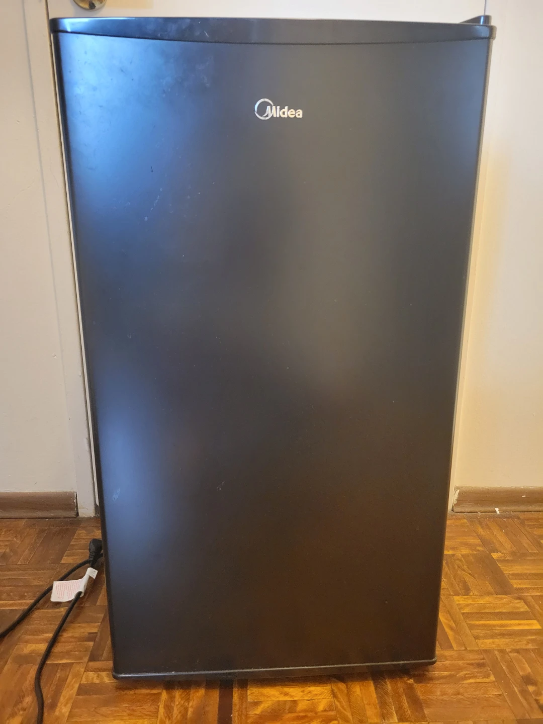 Midea Compact Refrigerator - Black