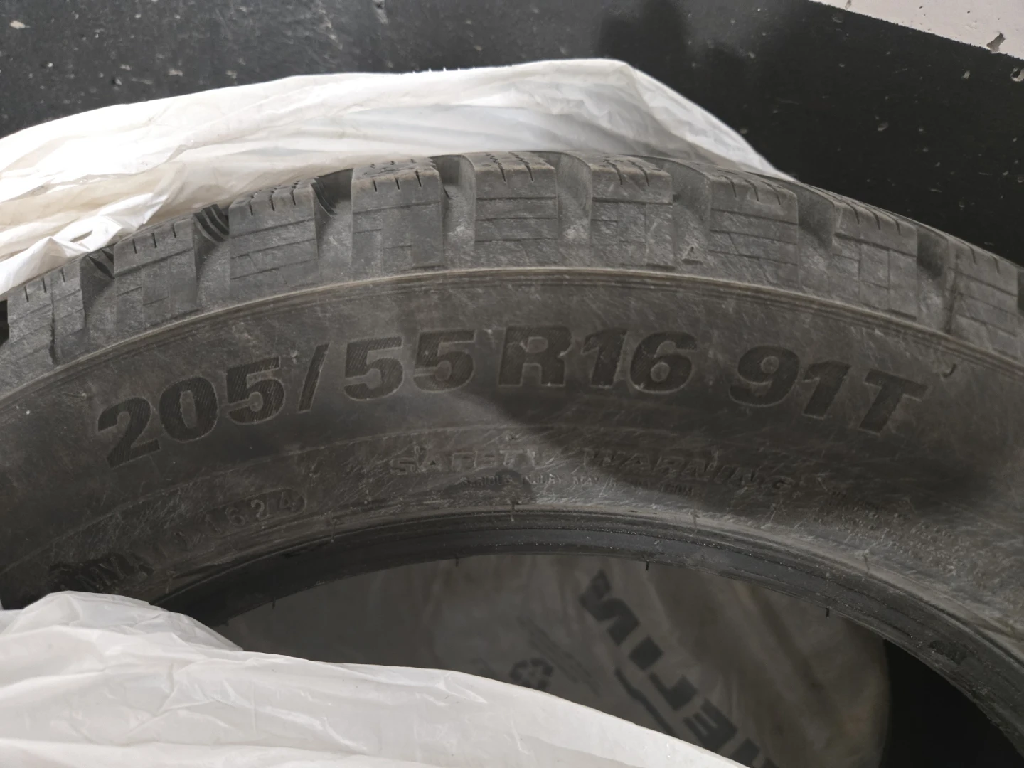 Kumho Wintercraft Ice Wi31  205/55R16 91T  4 tires only