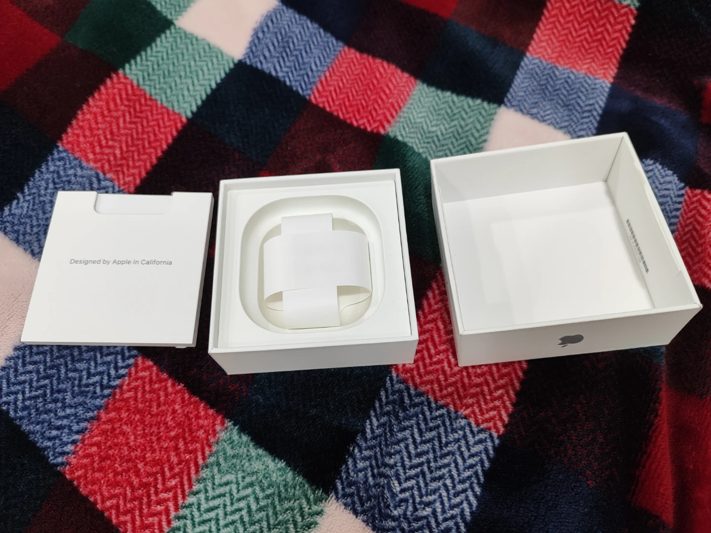 Air pods box - photo 3