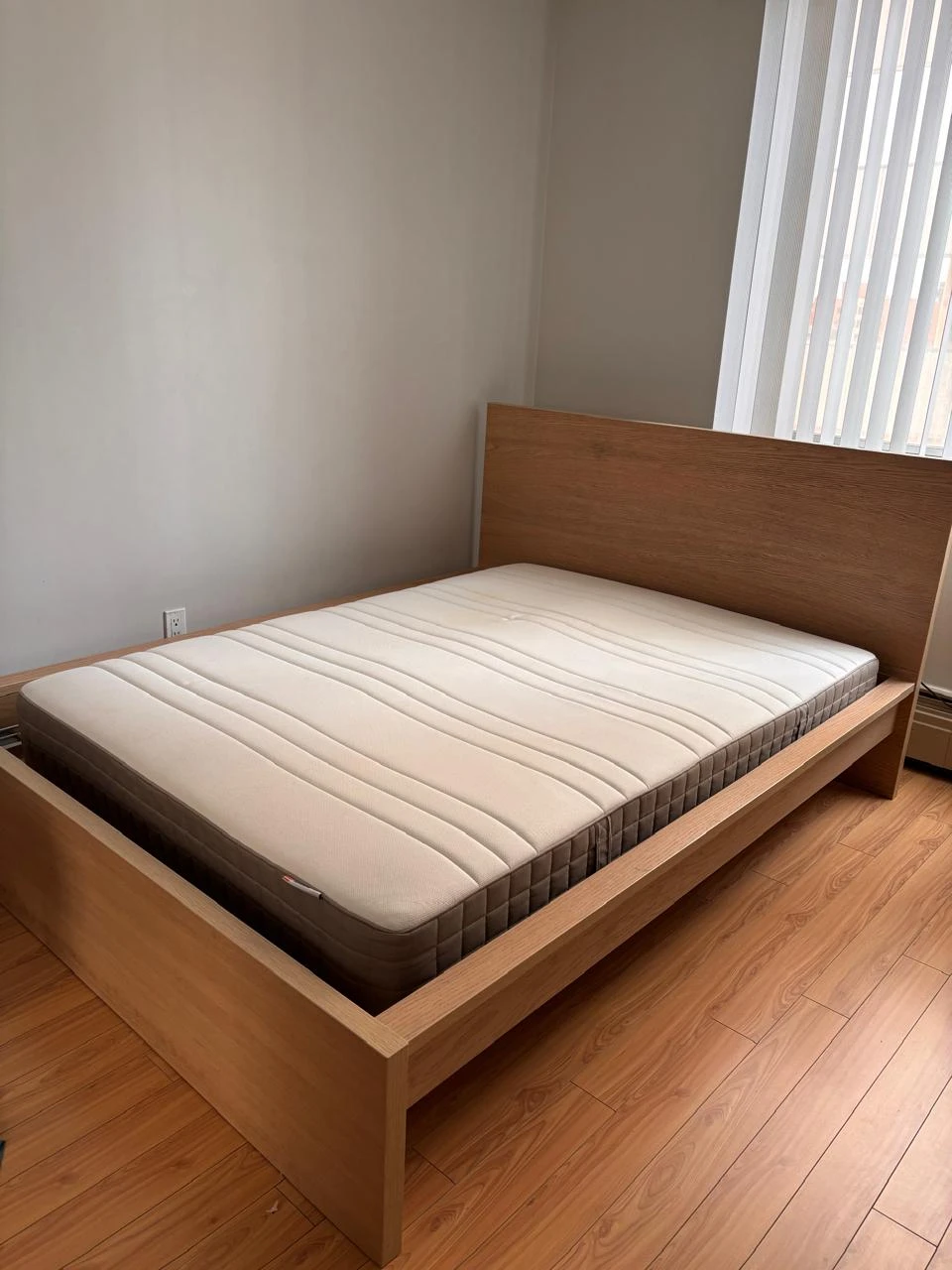 Wooden Bed Frame with Mattress queen size
