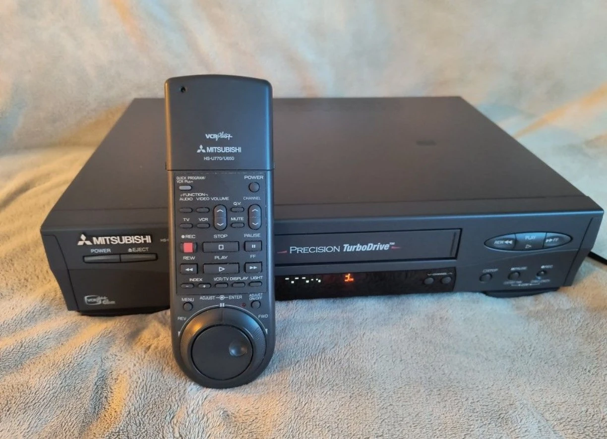 Mitsubishi HS-U778 S-VHS VCR - photo 3