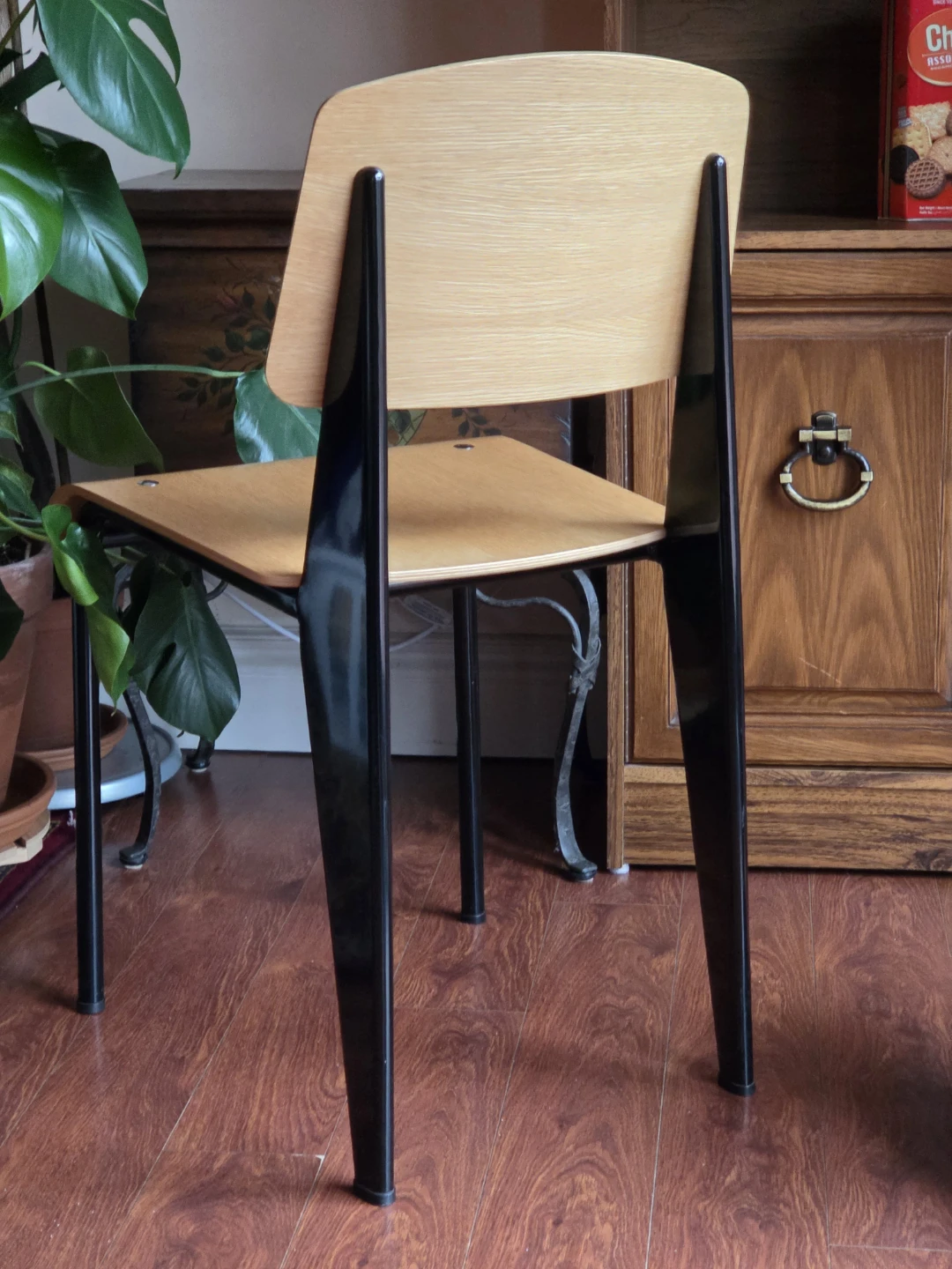 Vitra Standard Chair by Jean Prouvé - photo 3