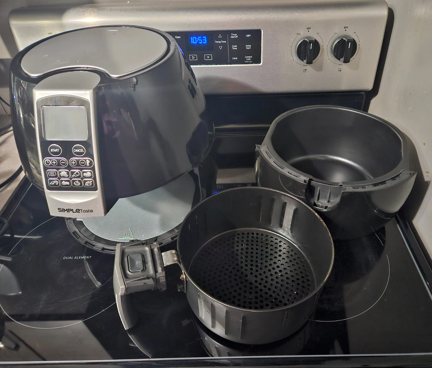 Air Fryer - Like New, barely used - photo 4