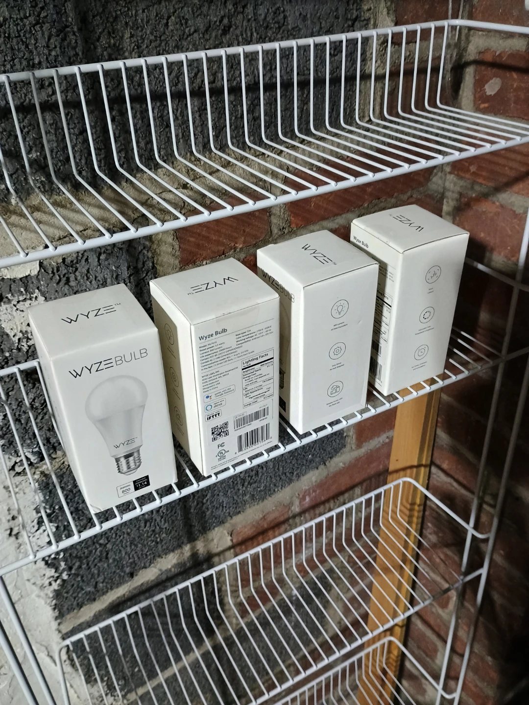 4x Wyze WiFi Smart LED Bulb - photo 5