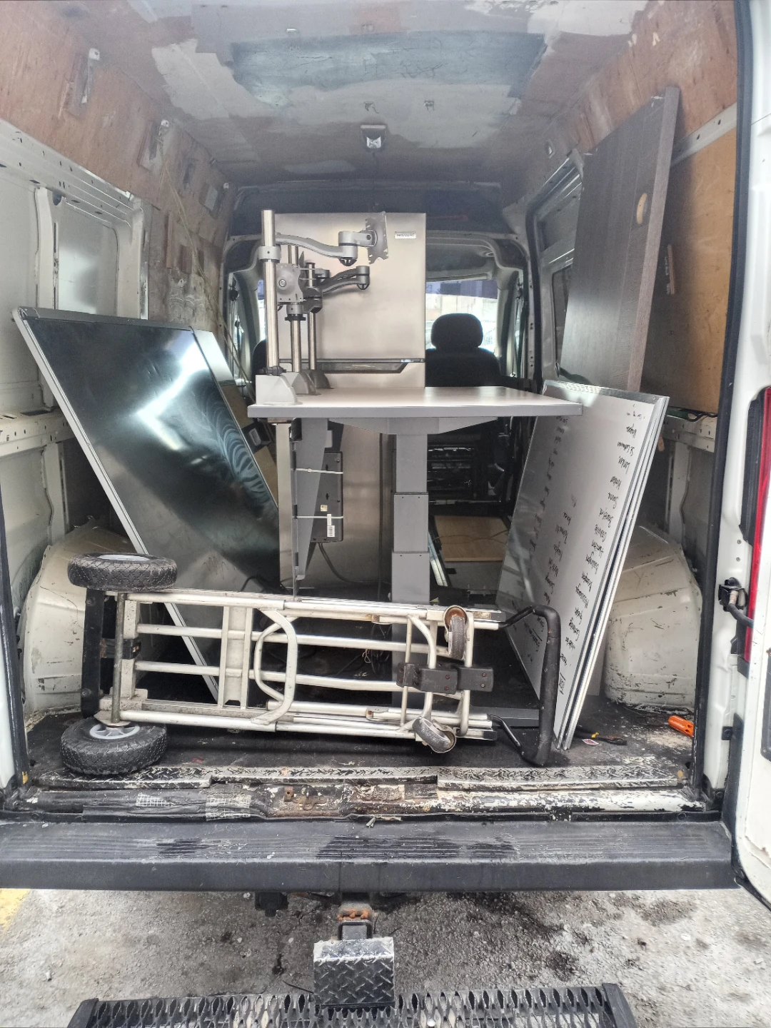 Moving and delivery - photo 2