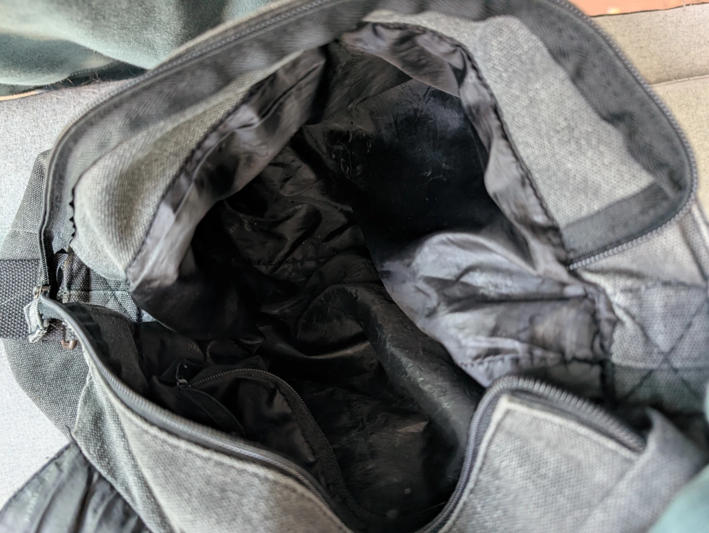 Amsterdam crossbody backpack - photo 3