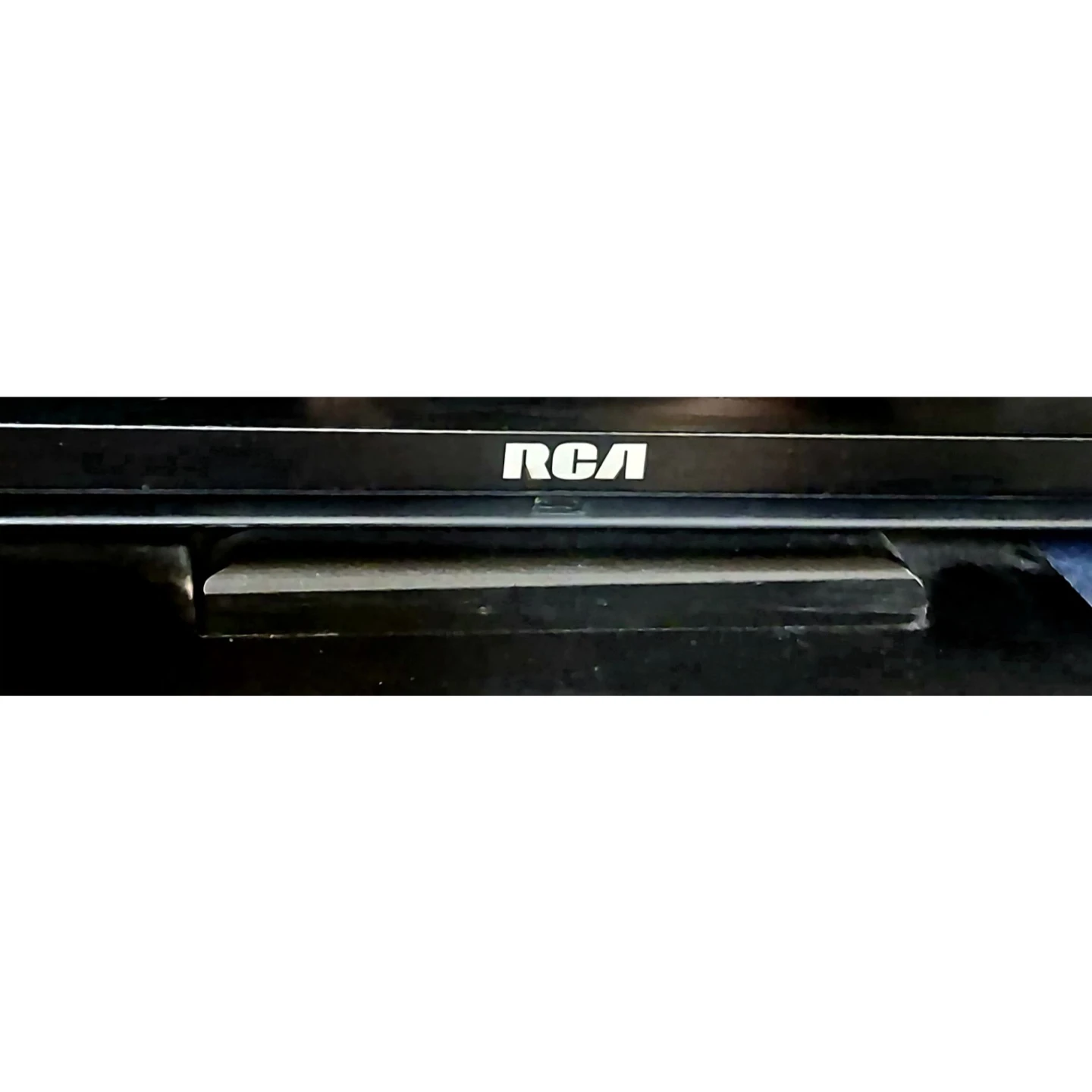 RCA 32-inch HD LED television, specifically model RLED3265A - photo 5