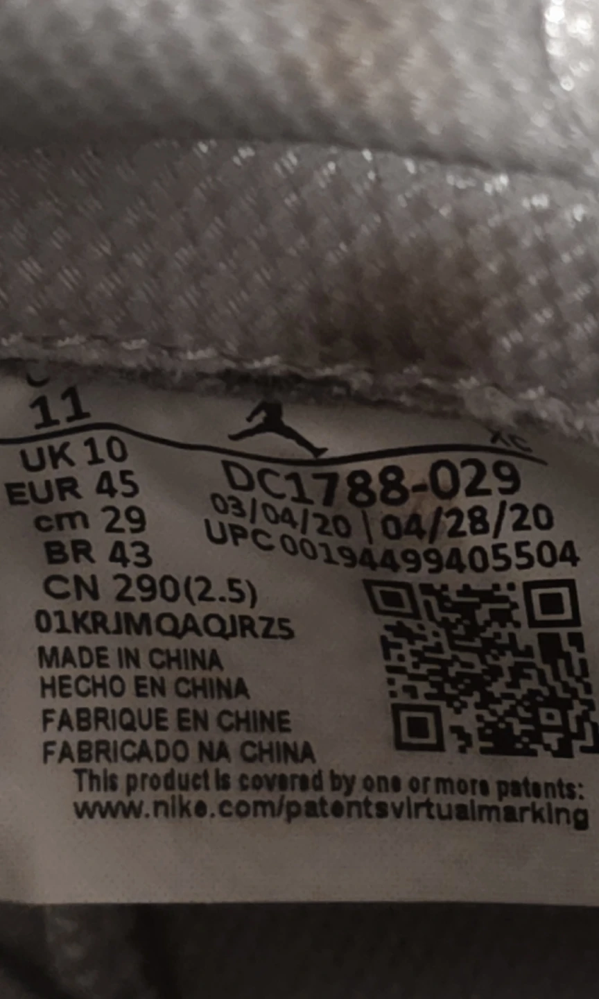 Nike Air Jordan 1 Retro High OG Light Smoke Grey Silver - photo 4