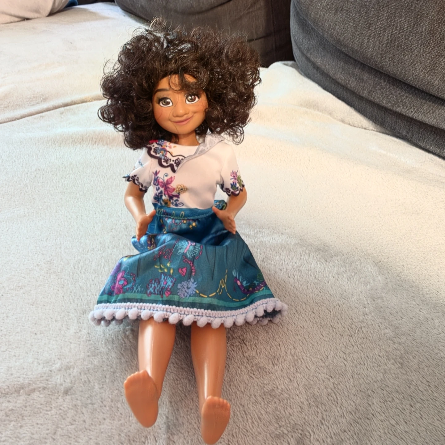 Musical Disney Encanto Mirabel Doll - EUC - photo 3