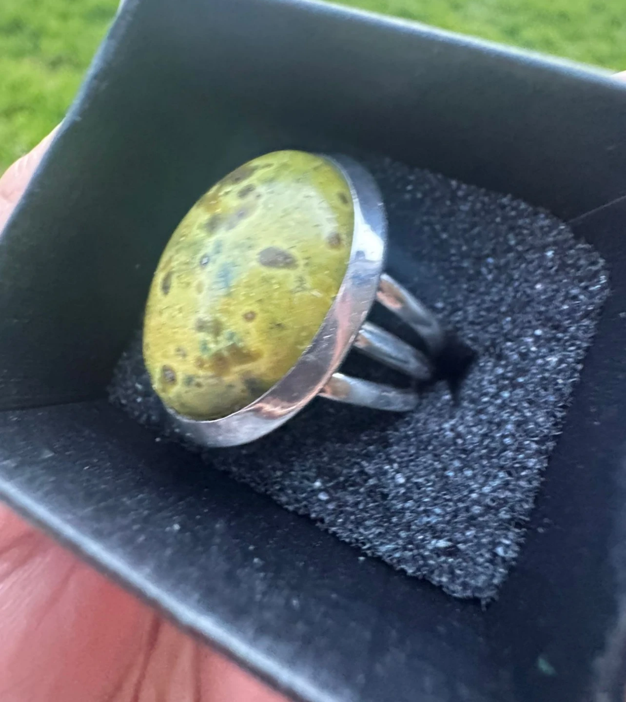 Silver and Green Stone Ring - photo 2