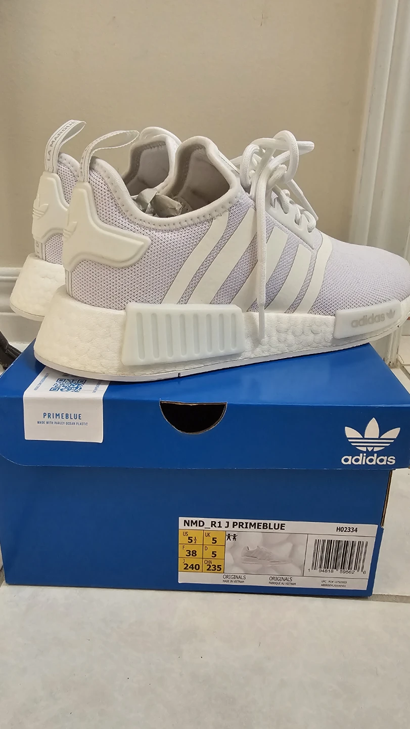 Adidas NMD_R1 J PRIMEBLUE (US 5.5 men) - BRAND NEW NEVER WORN