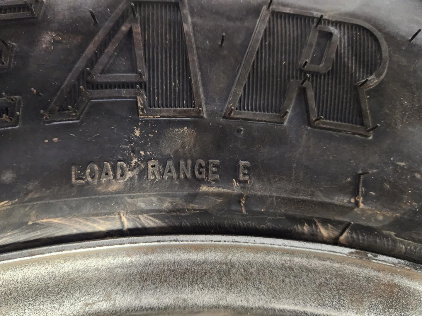 FULL SET BRAND NEW Goodyear Wrangler Duratrac LT275/70R18 Tire - photo 4
