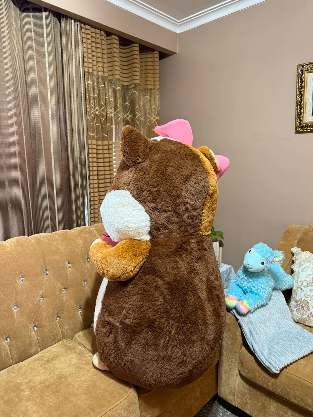 Giant Hamster Plush Toy with Cupcake - photo 2