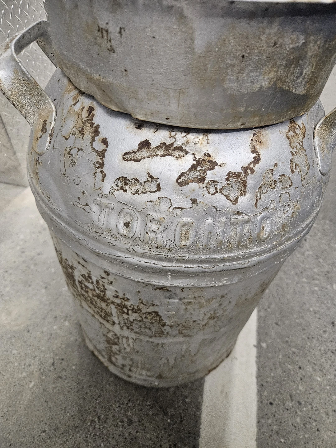 Vintage Toronto Milk Can and Fenelon Metal Bucket - photo 4