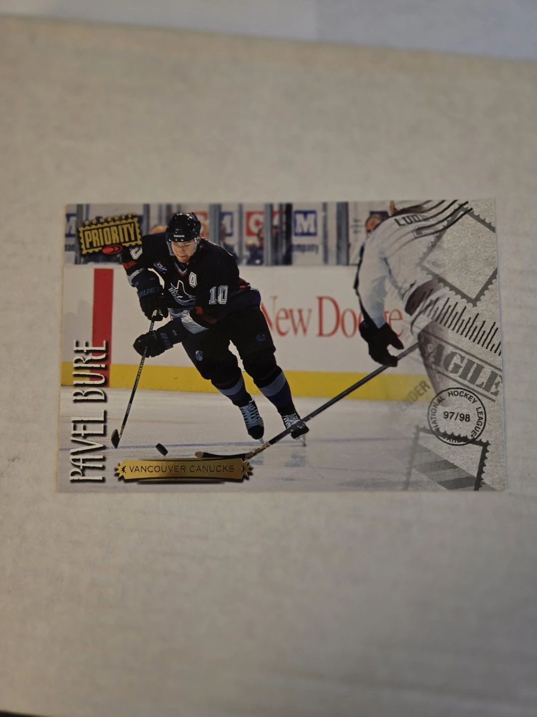 1997-98 Donruss Pavel Bure Vancouver Canucks Hockey Card