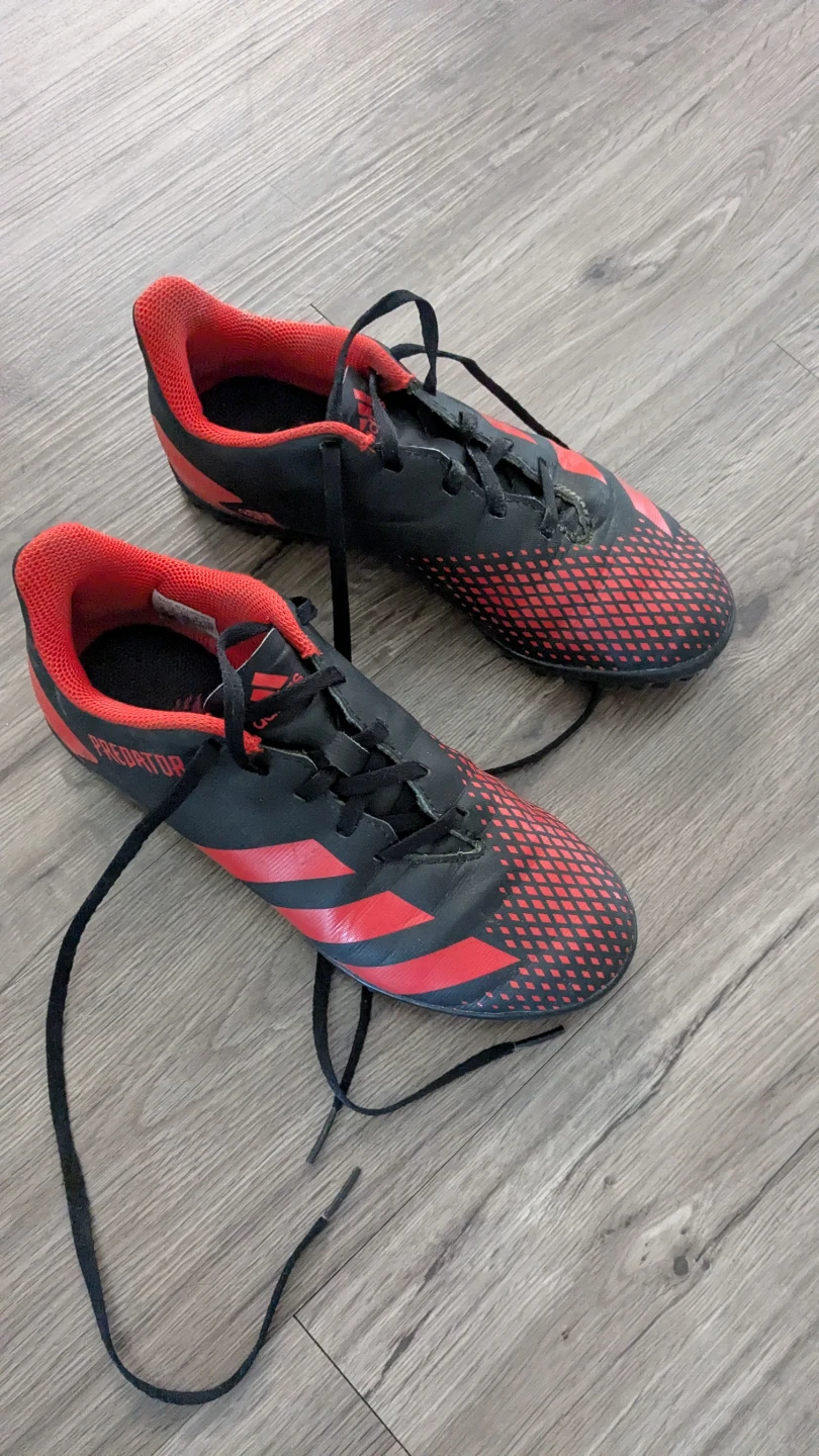 Adidas Predator Soccer Cleats Size 4
