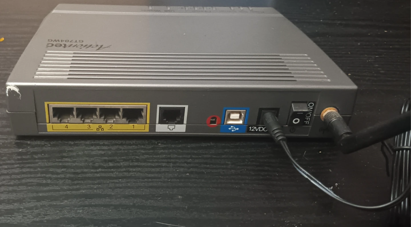 Actiontec GT704WG Wireless DSL Modem Router - photo 2