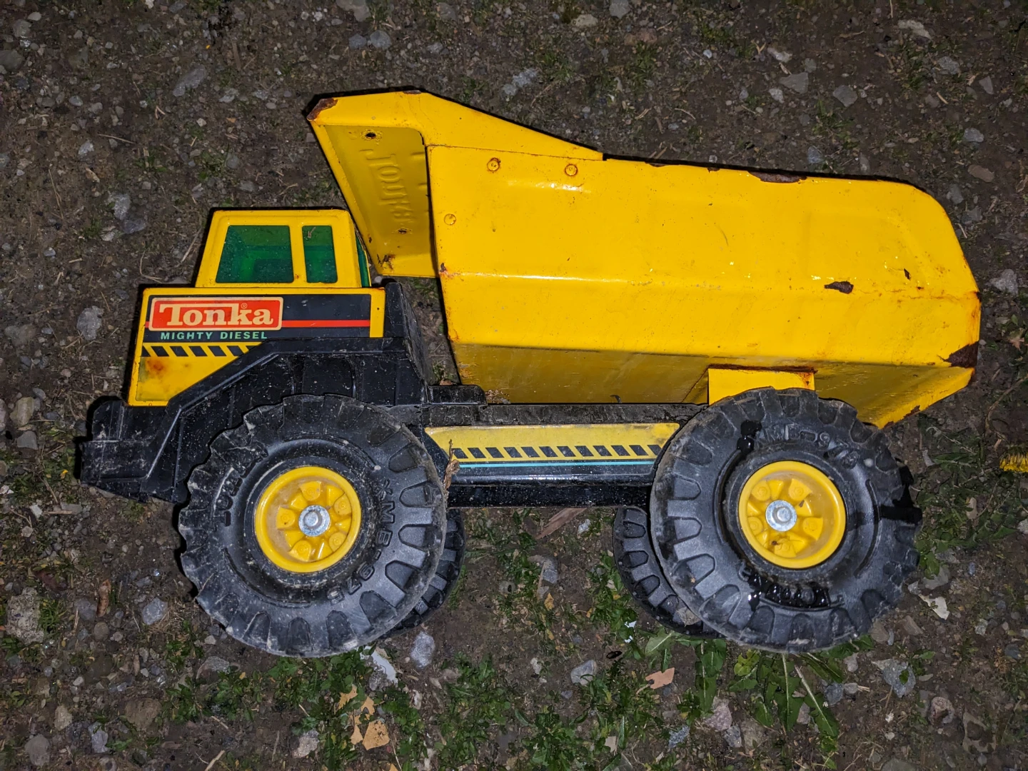 Tonka toy truck