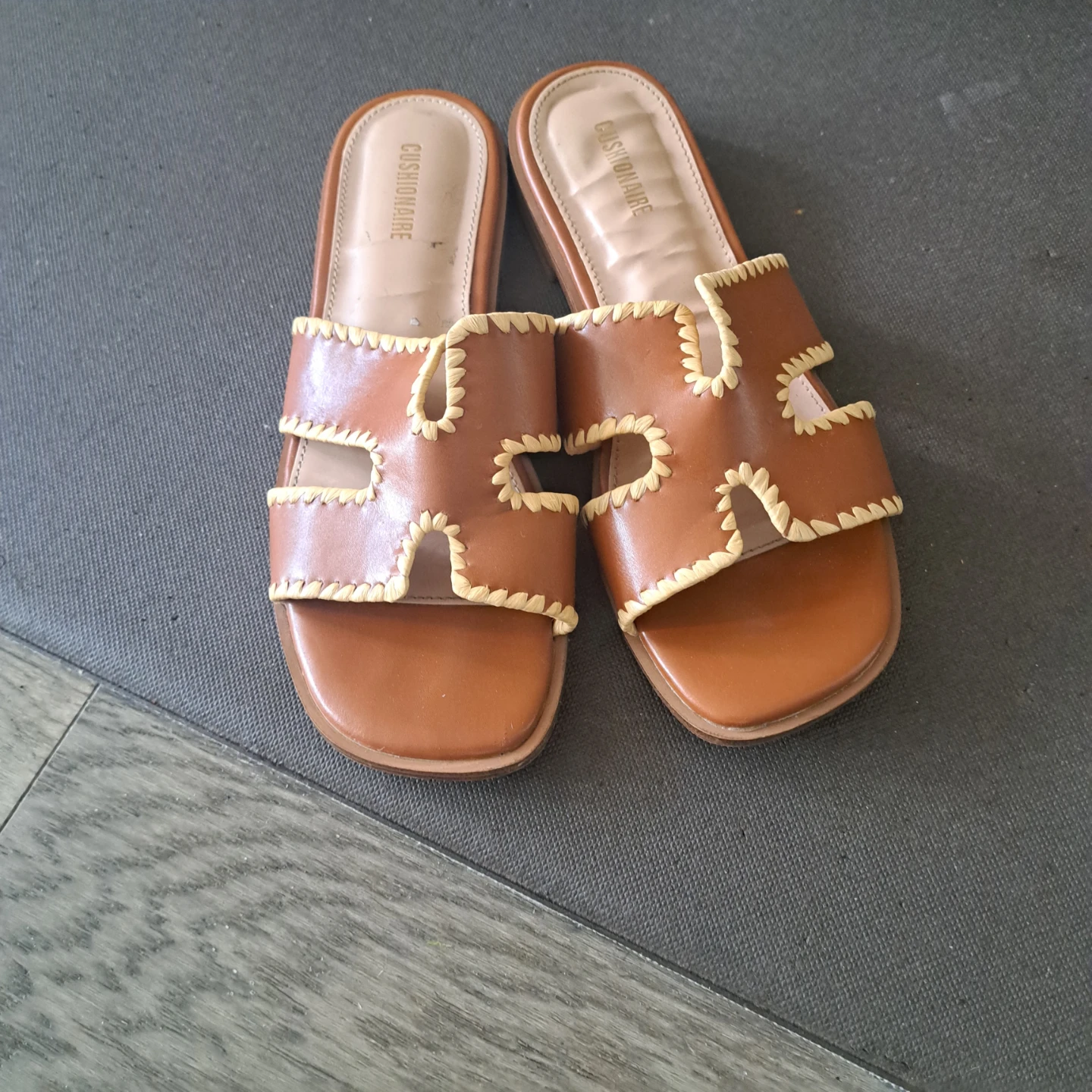 Cushionaire Brown Leather Slides - photo 2