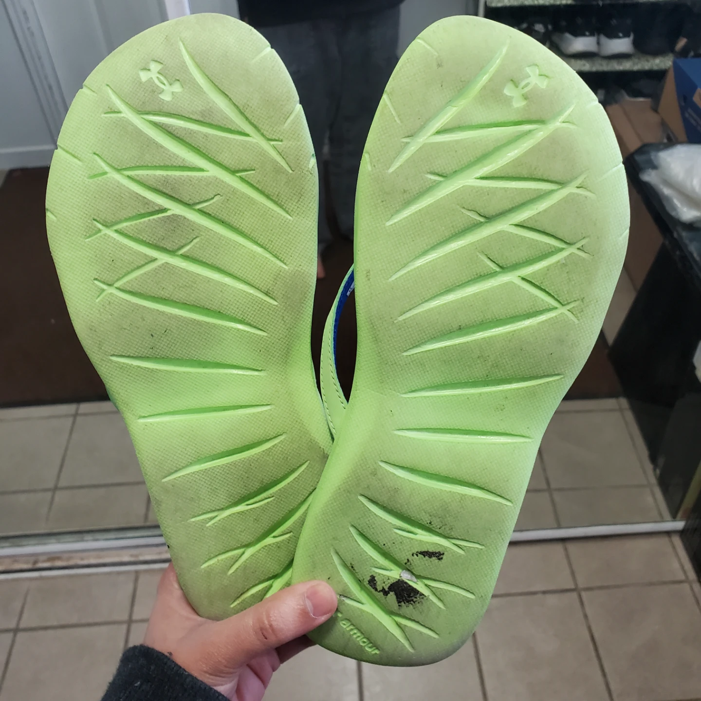 Size 8 Under Armour Flip Flops - photo 2