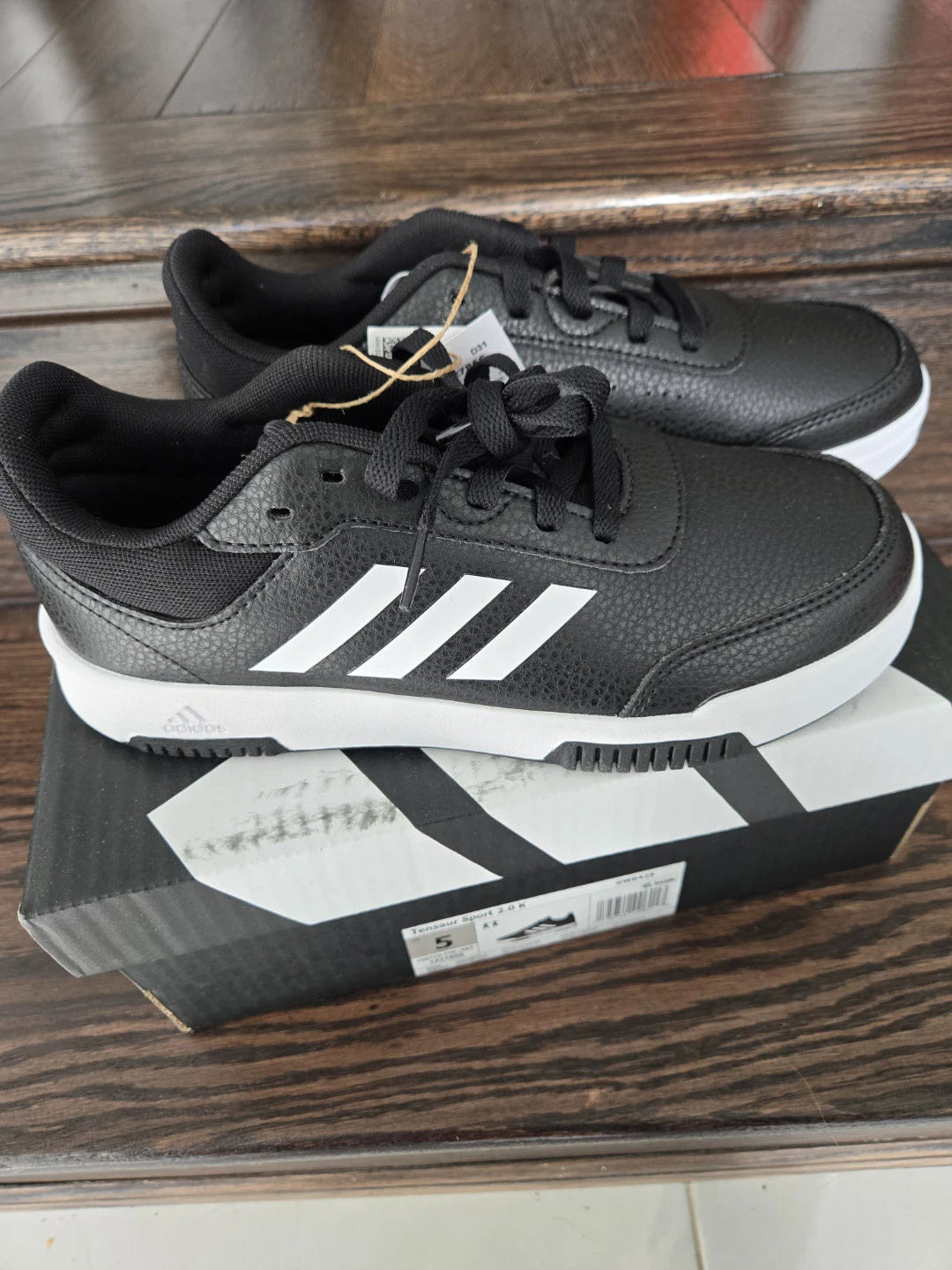 Adidas Boys Size 5