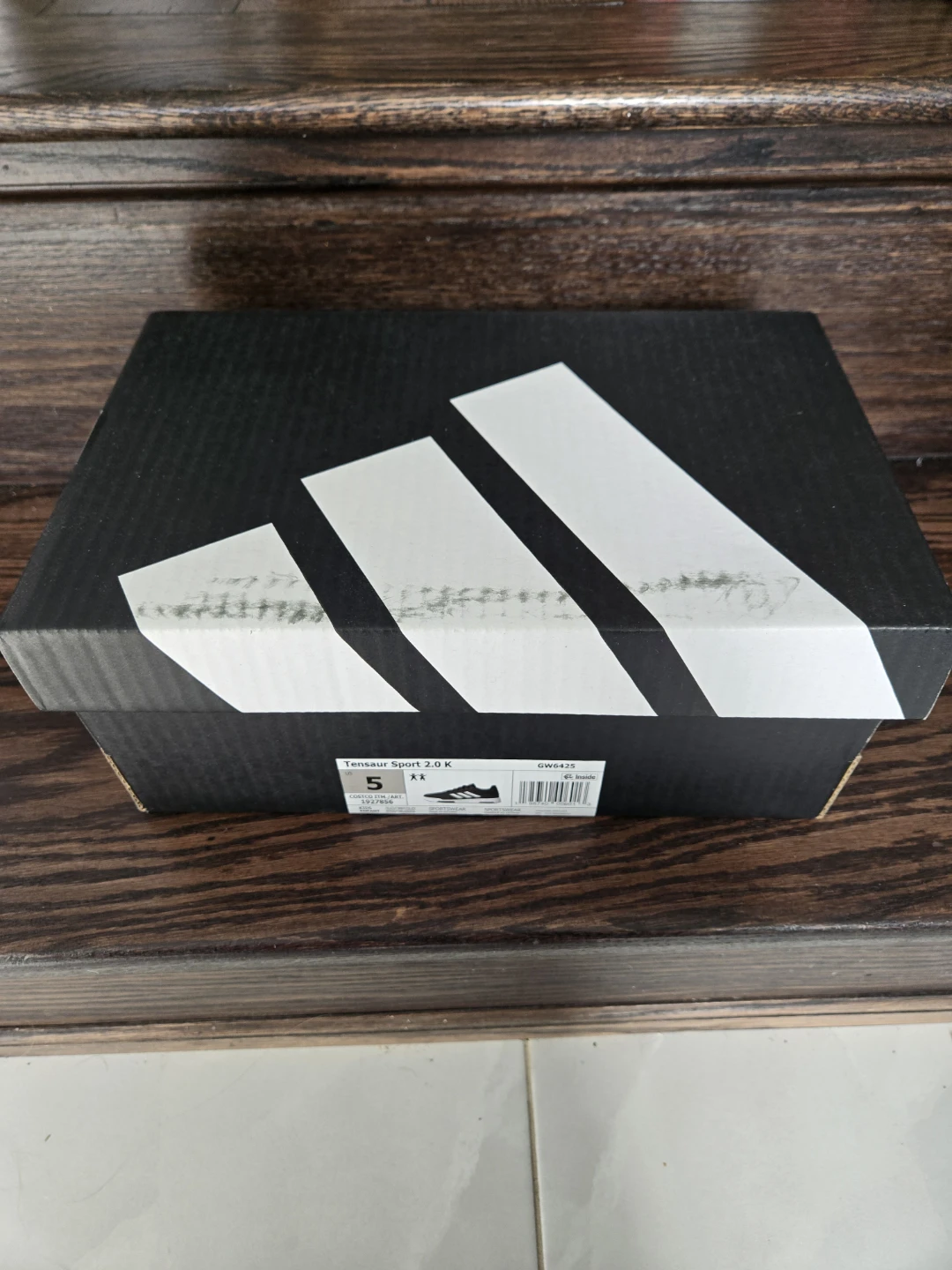 Adidas Boys Size 5 - photo 5