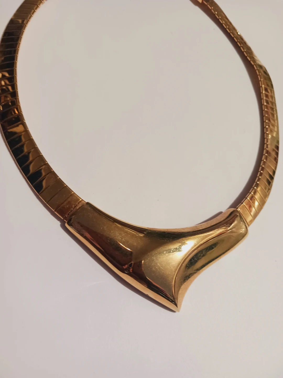 MODERNIST NAPIER ABSTRACT DESIGN Gold Tone Choker Necklace - photo 2