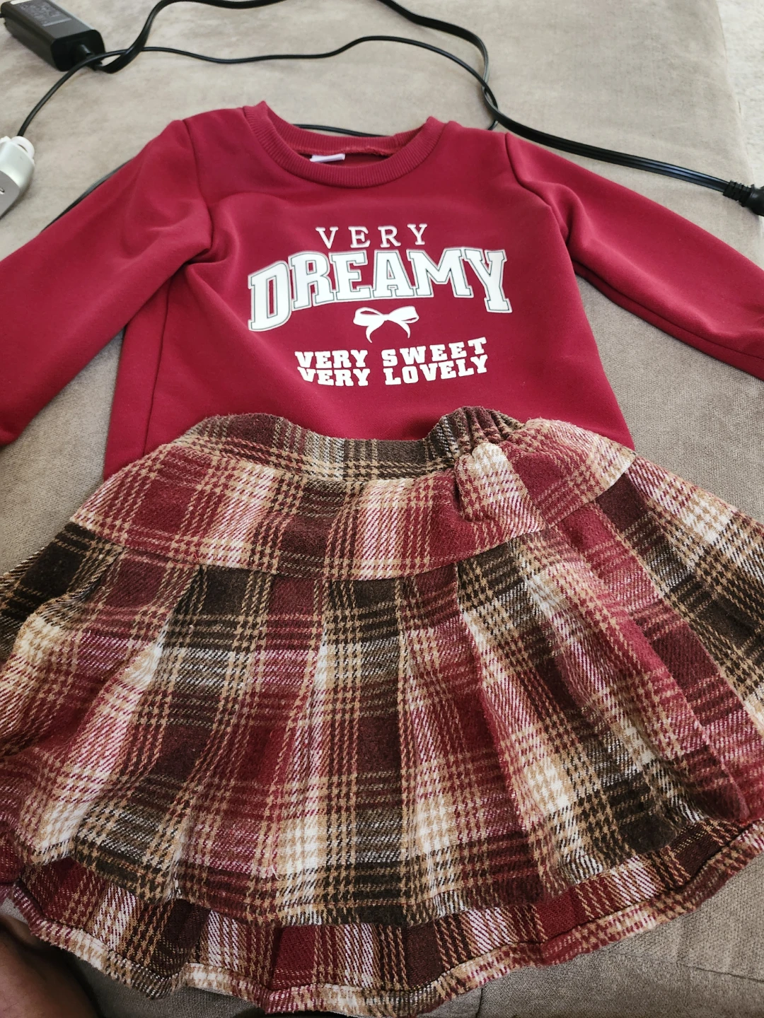 Girls Red Sweatshirt and Plaid Skirt Set Size 2T/3T - photo 2