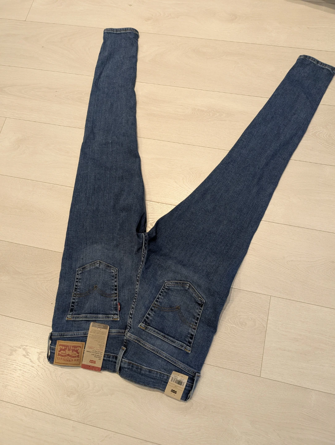 Levi's 720 High Rise Super Skinny Jeans Size 31/30 - photo 4
