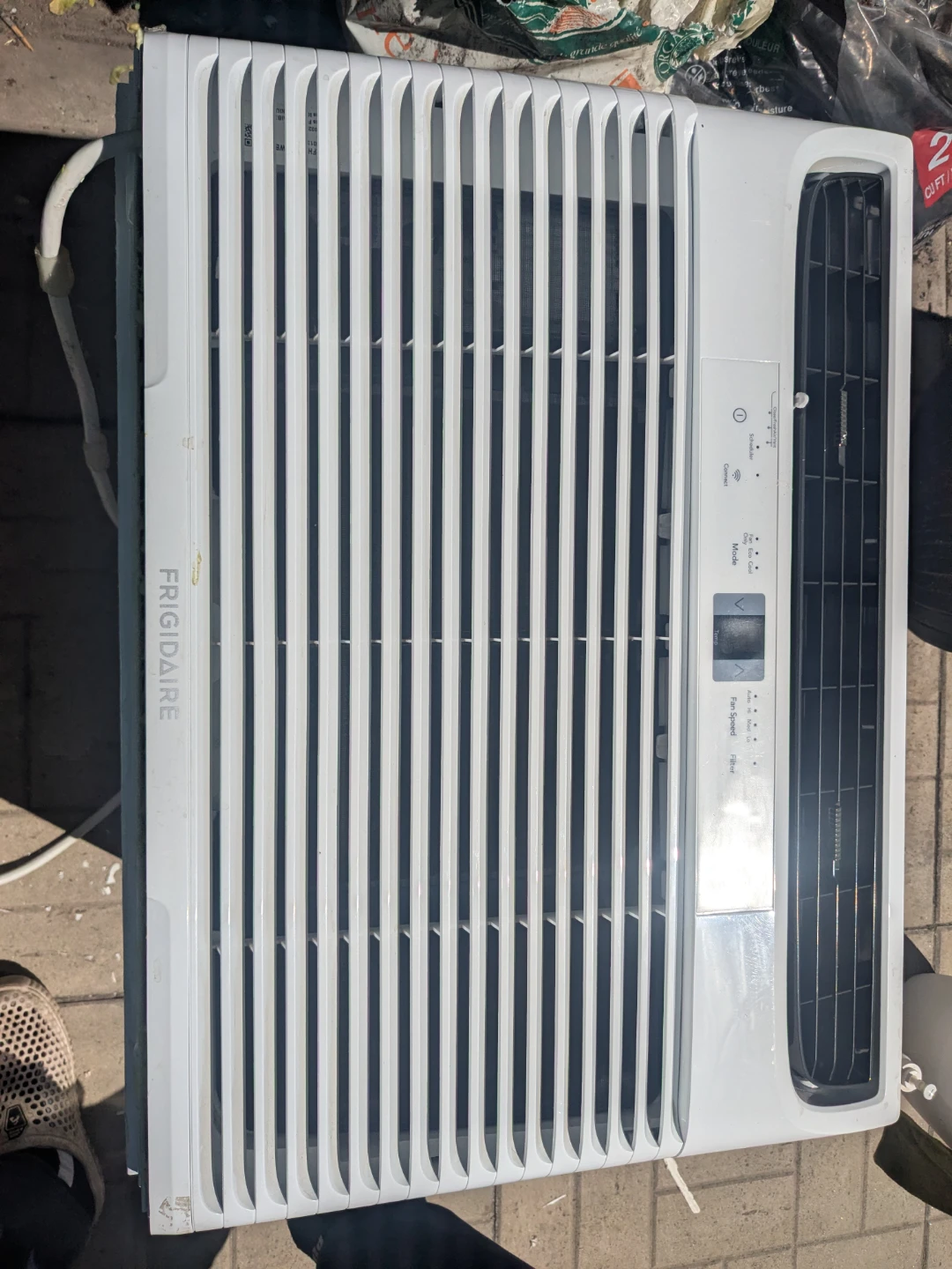 Frigidaire 15,000 BTU Window Air Conditioner - photo 2