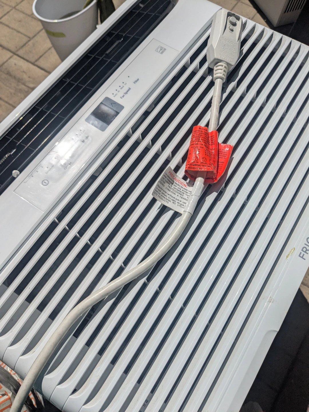 Frigidaire 15,000 BTU Window Air Conditioner - photo 4