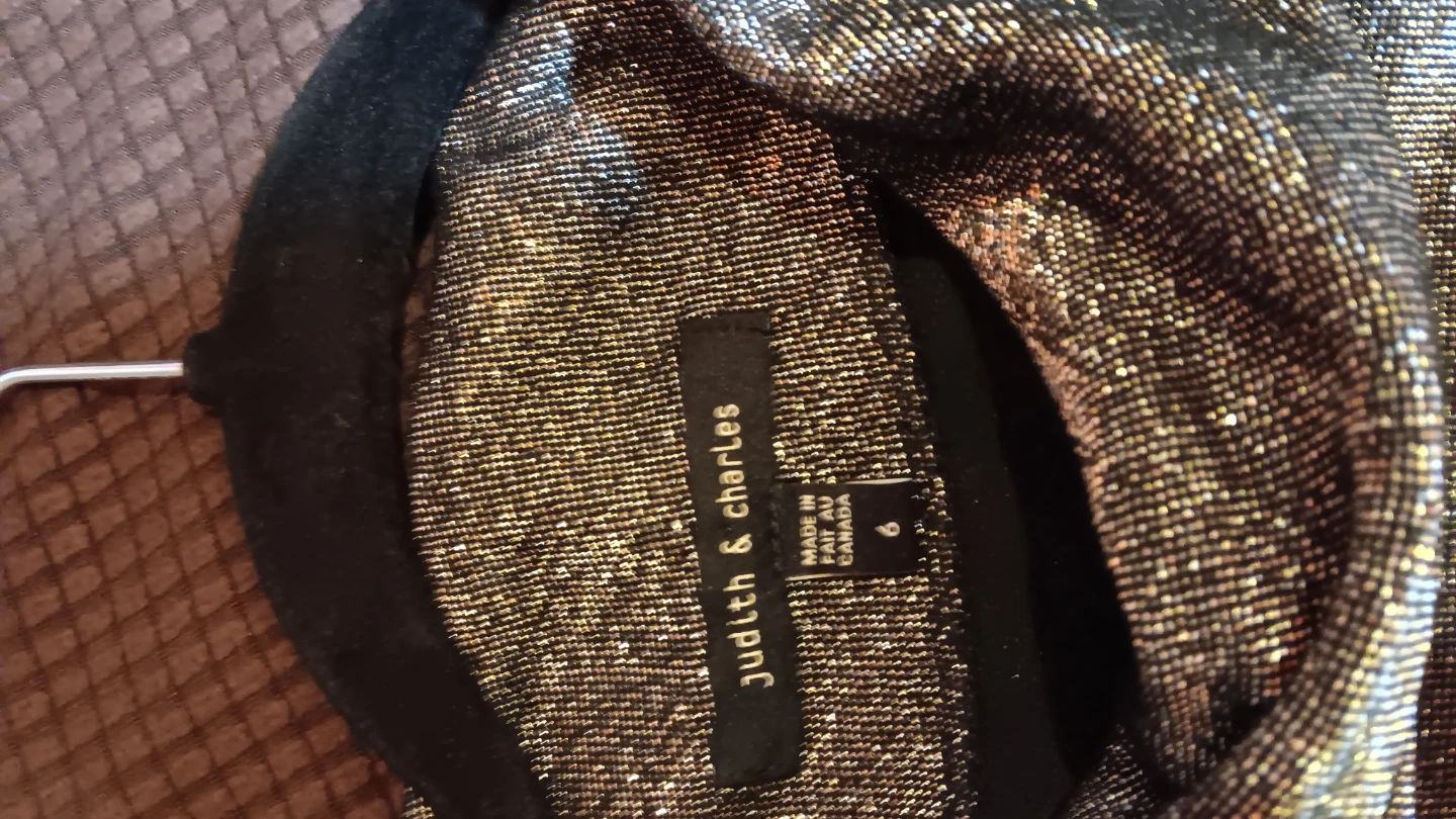 Judith & Charles Silver Sparkle Dolman Top Size 6 - photo 2