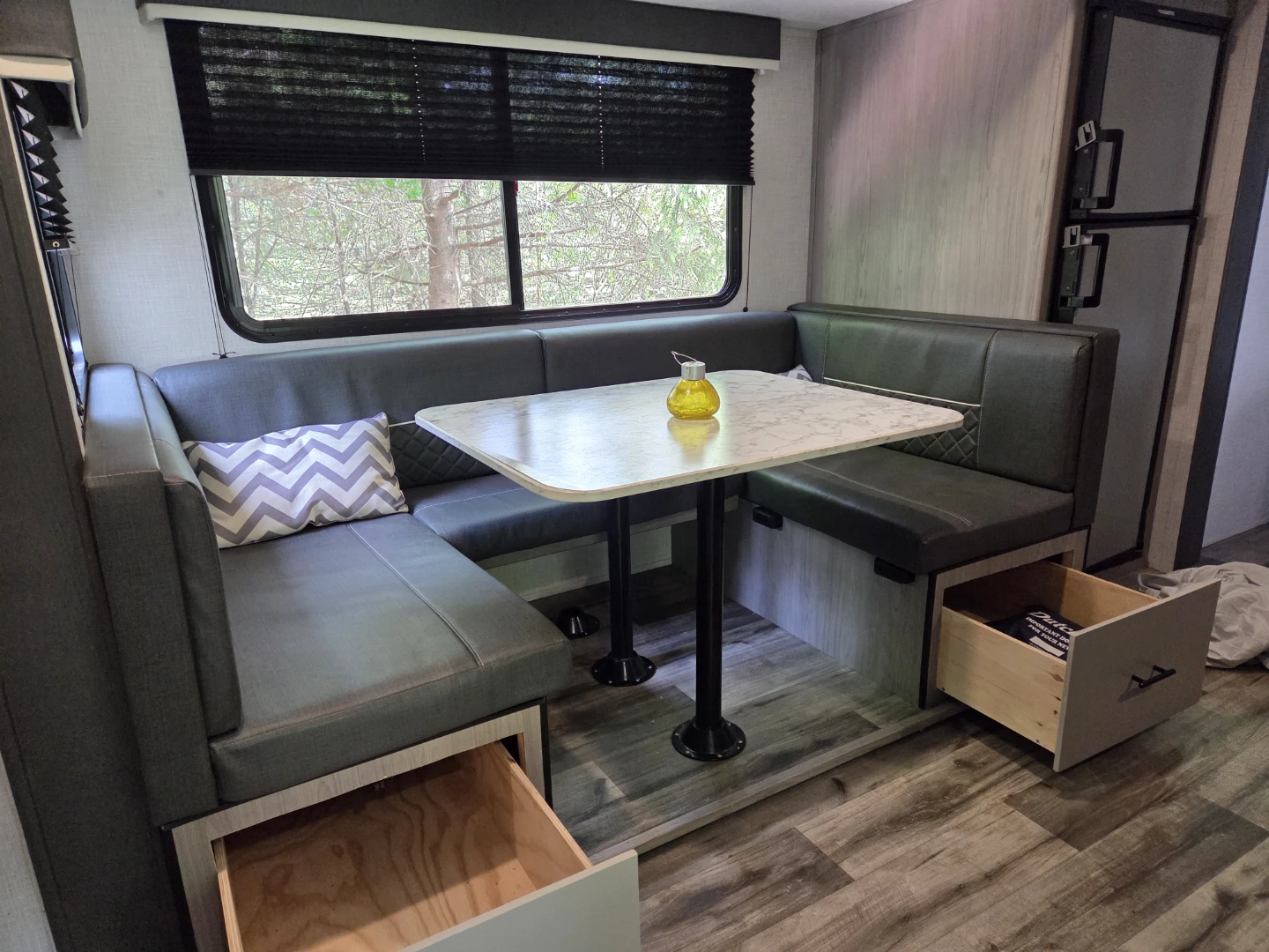 2022 Coleman Dutchmen Travel Trailer - photo 3