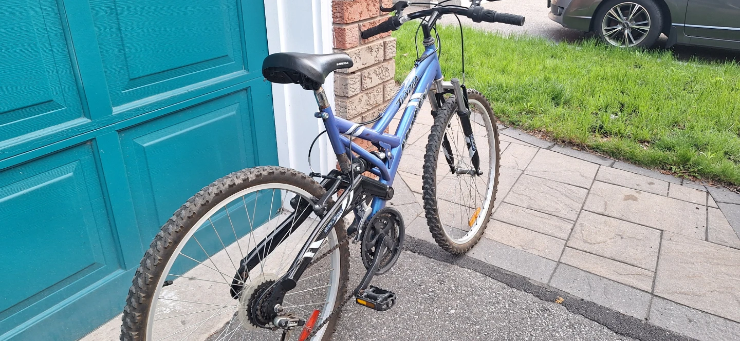 Huffy Tundra Blue Mountain Bike - photo 3
